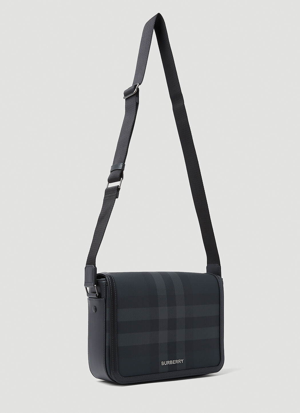 Burberry small black bag best sale