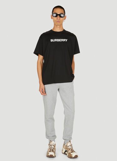 Burberry 로고 프린트 티셔츠 블랙 bur0149025