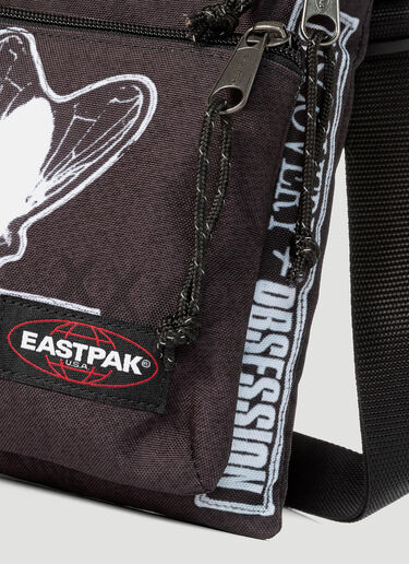 Eastpak x Pleasures Rusher 斜挎包 黑色 esp0146003