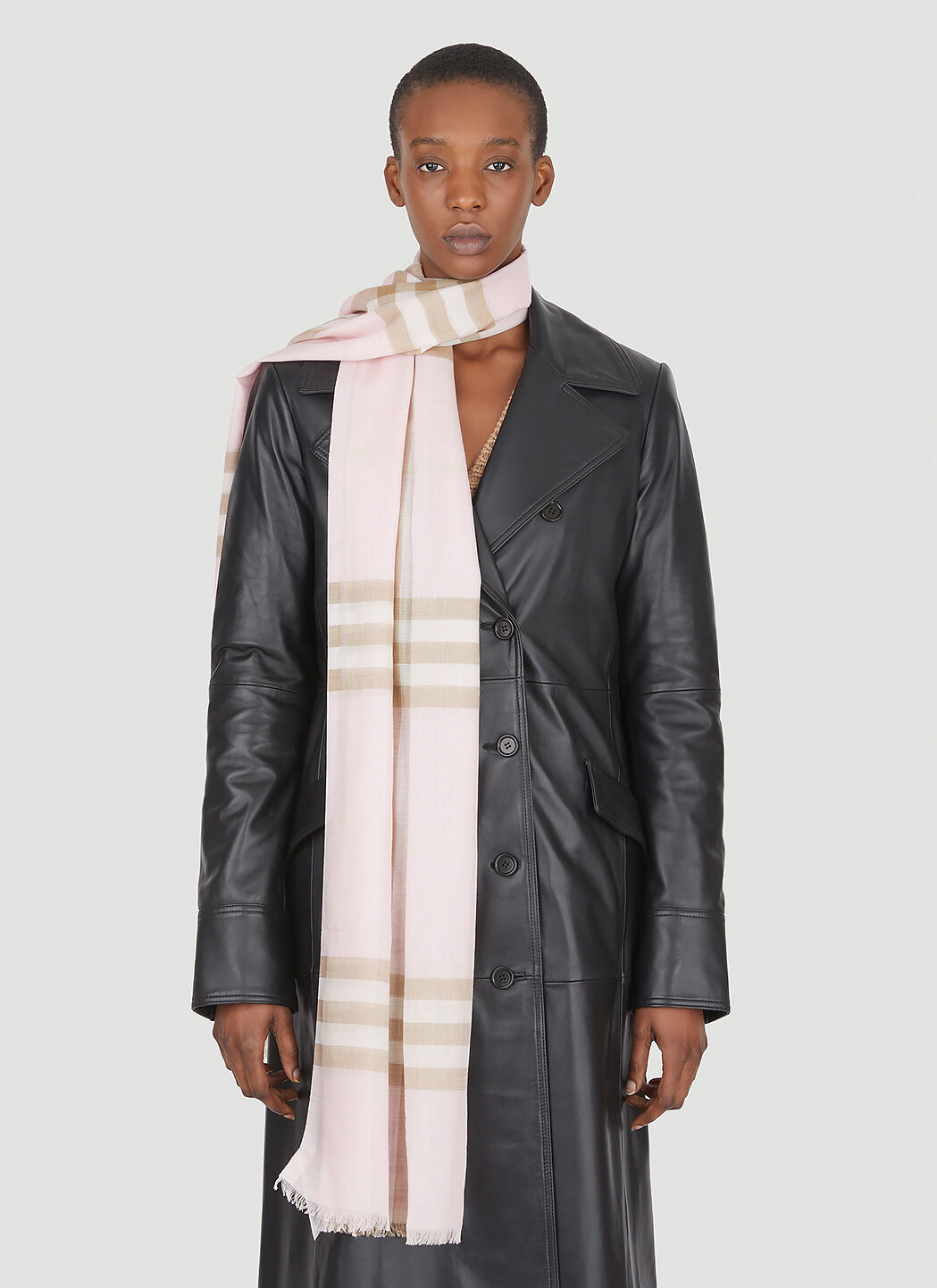 Burberry Women s Giant Check Scarf in Pink LN CC