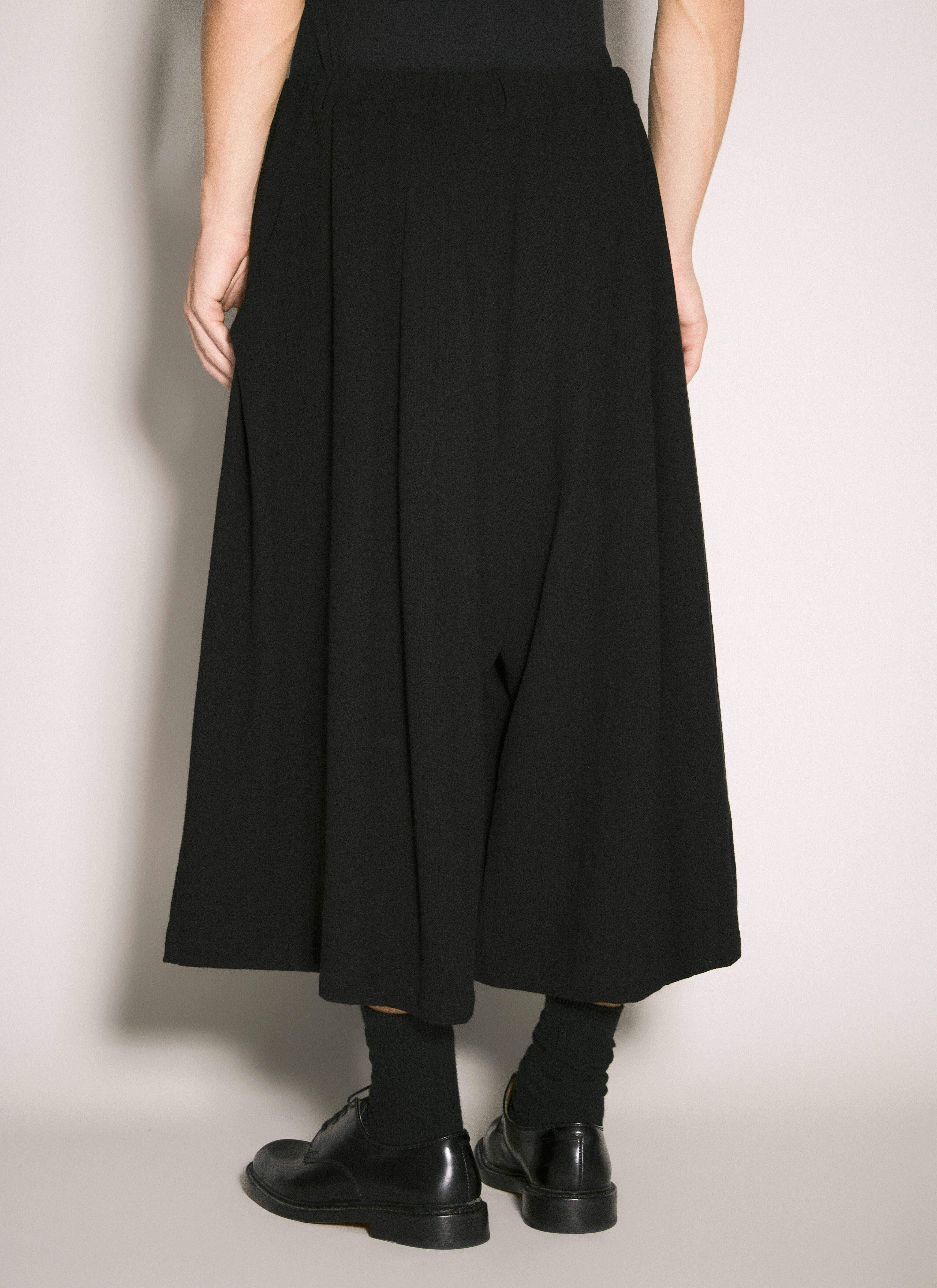 Yohji Yamamoto Men's' Tuck P Pleated Shorts in Black | LN-CC®