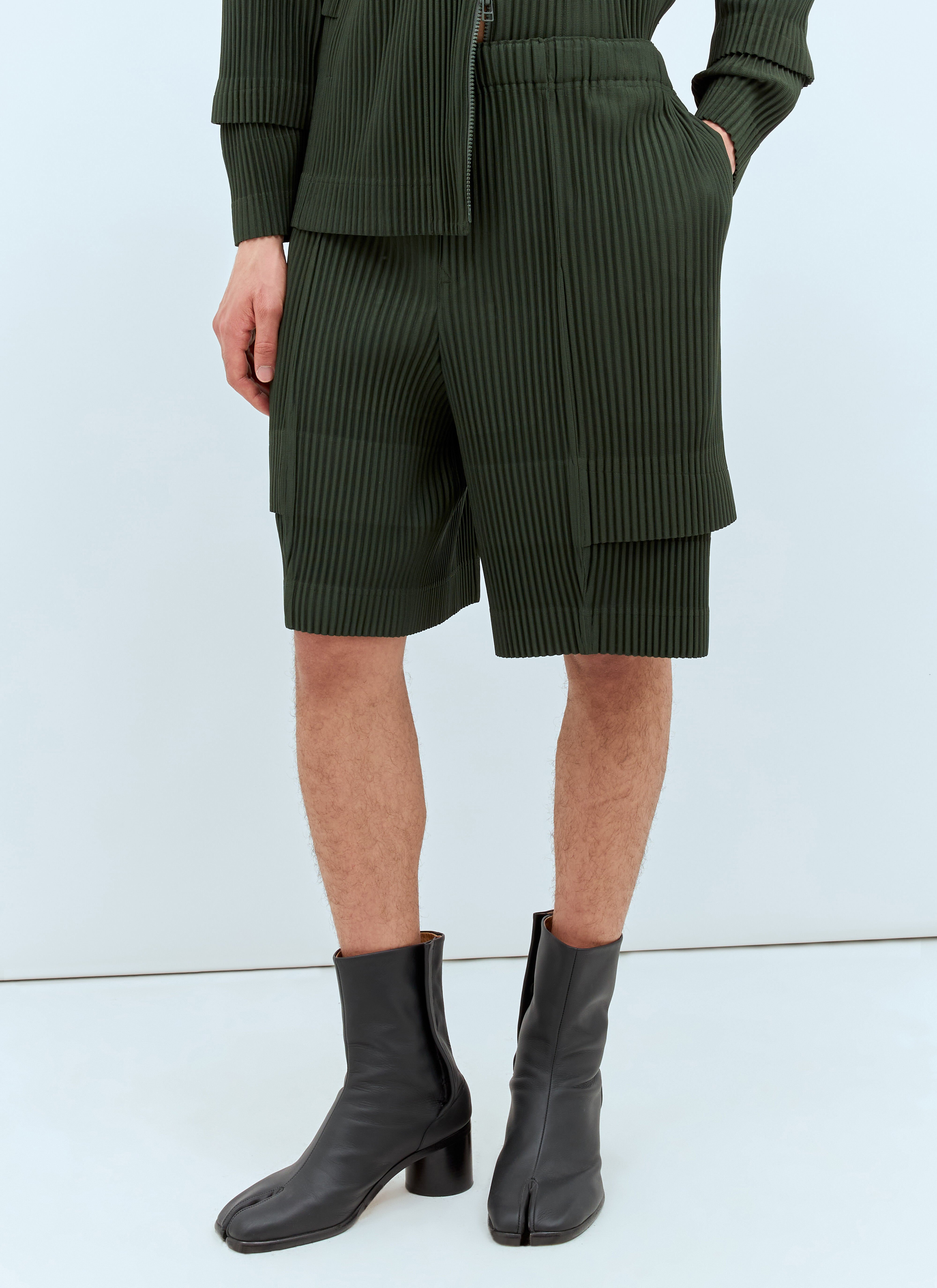 Mens pleated cargo shorts deals