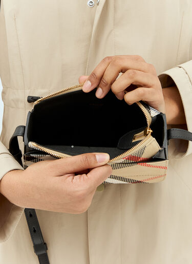 Burberry Snip Crossbody Bag Beige bur0258018