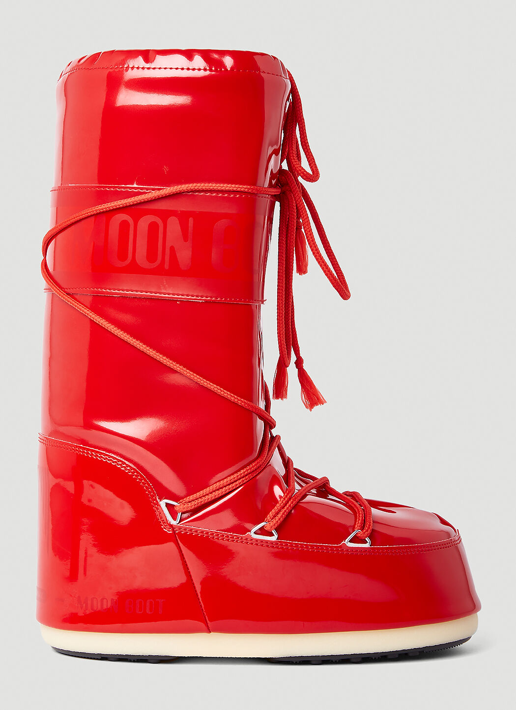 Snow boots red discount laces