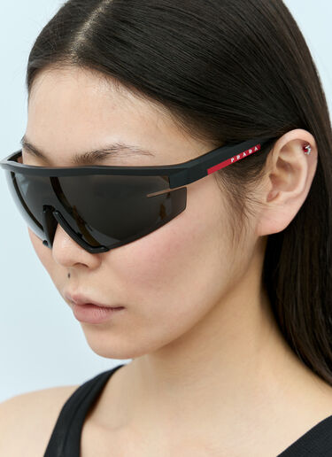 Prada Linea Rossa PS 03ZS 太阳镜  黑色 lpl0355002