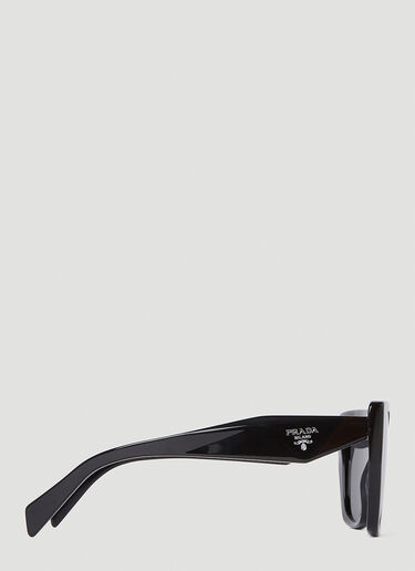 Prada 로고 플라크 선글라스 블랙 lpr0251010