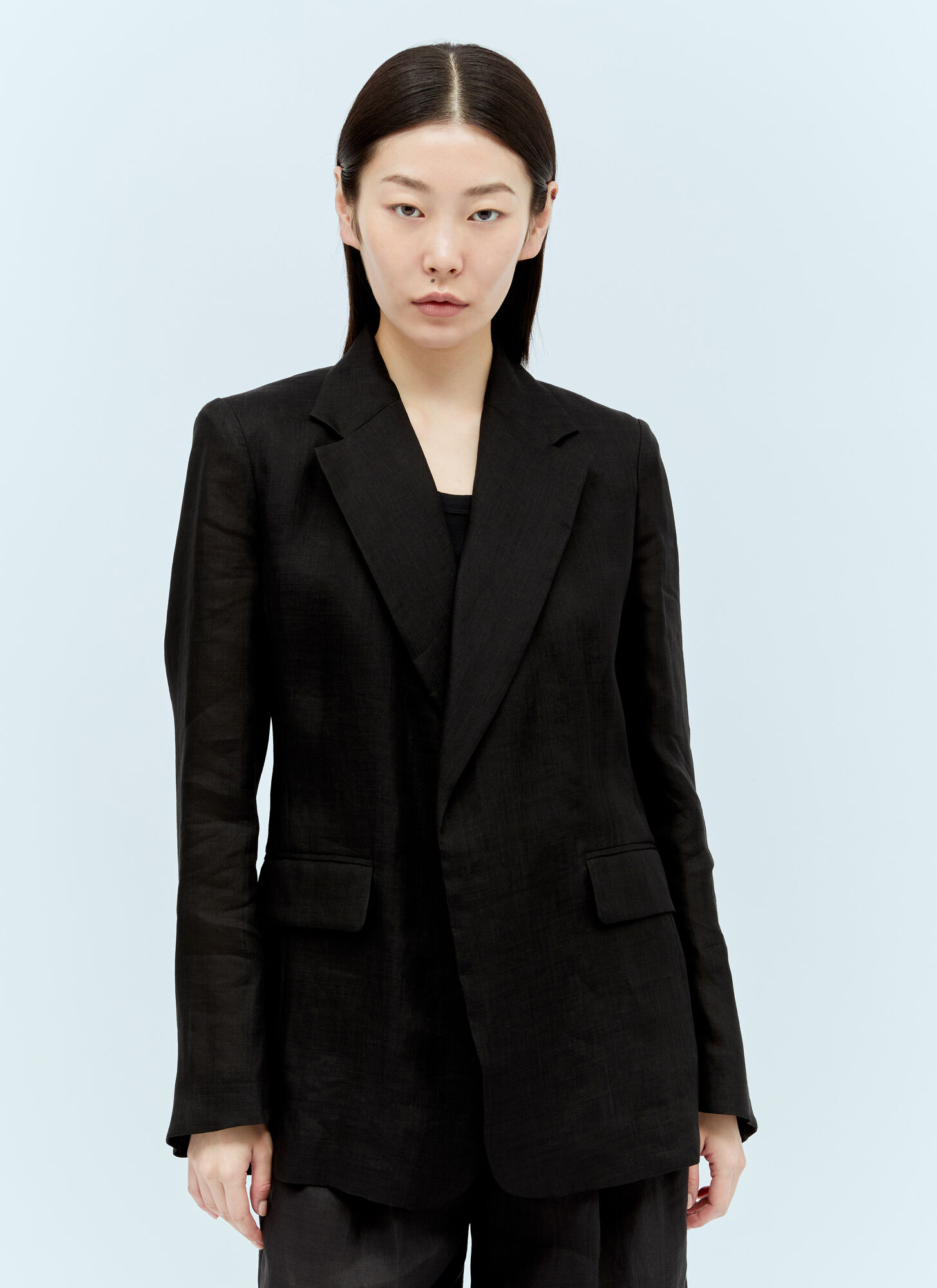 Shop Chloé Buttonless Tailored Blazer In Black