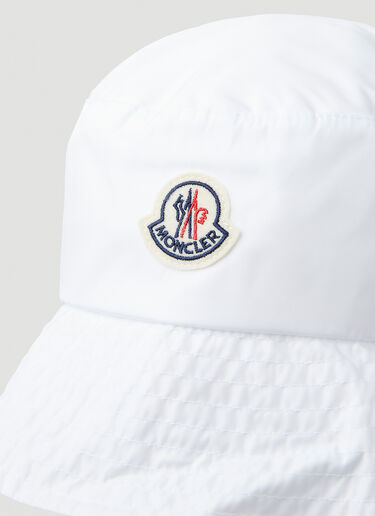 Moncler Logo Patch Bucket Hat White mon0247065