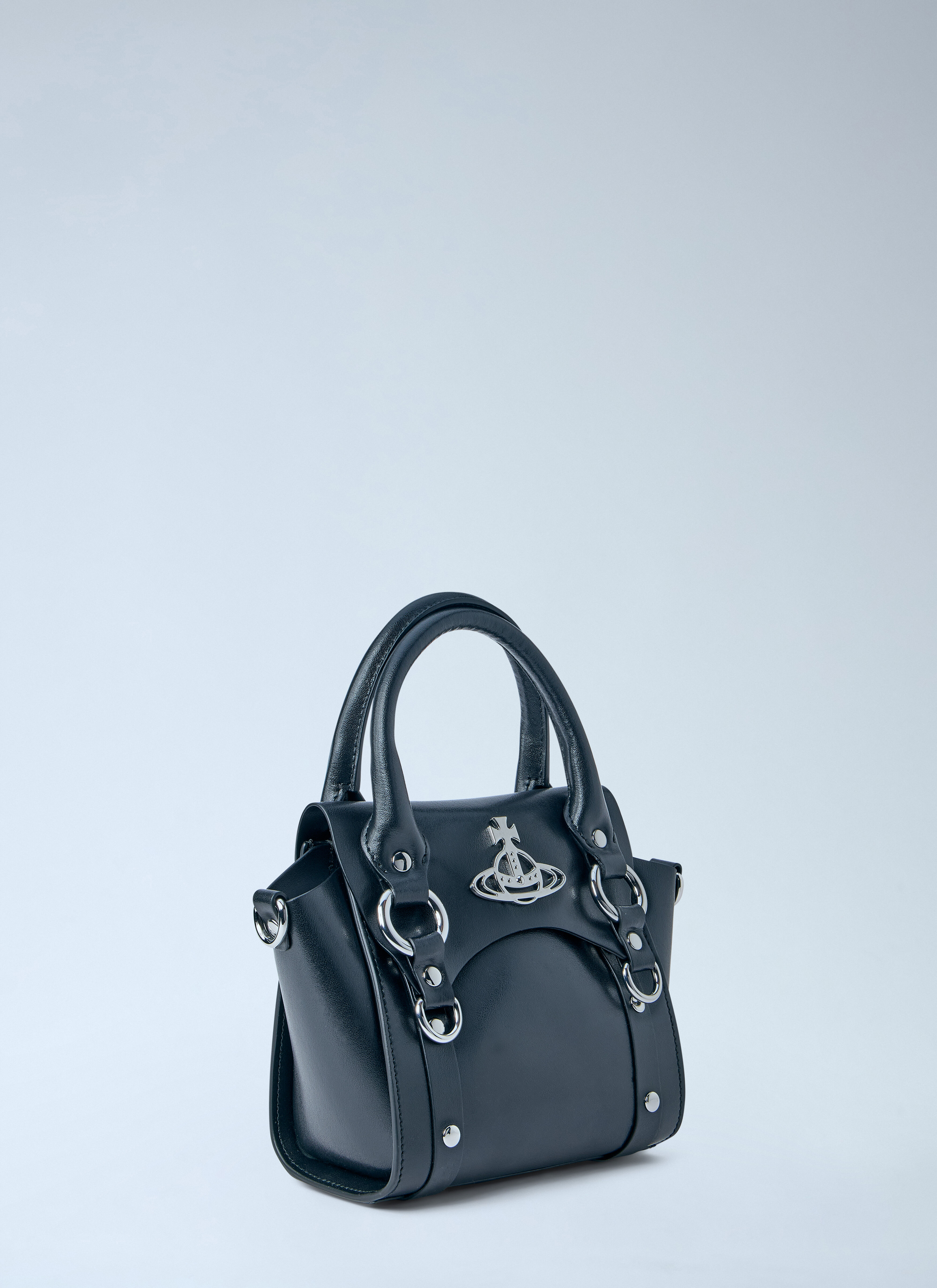 Vivienne Westwood ブラックハンドバッグ vww0363005_blk_01.jpg?sw=375&