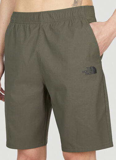 The North Face トラベルロゴプリントショーツ グリーン tnf0152044