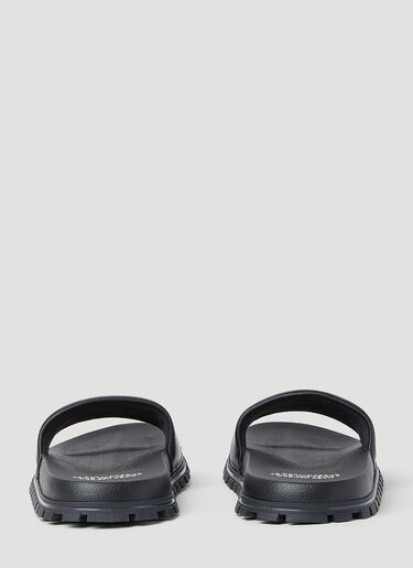 엠보싱 로고 가죽 슬라이드 Marc Jacobs 엠보싱 로고 가죽 슬라이드 블랙 mcj0251017