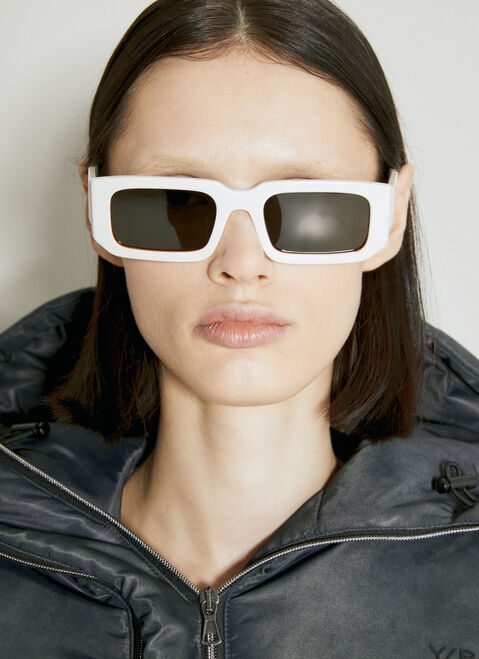 Prada レクタングルPR 06YSサングラス ブラック pra0255003