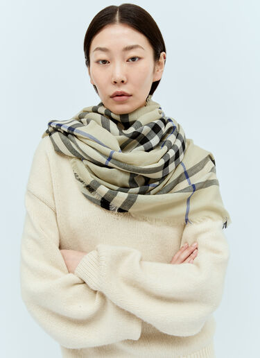 Burberry Check Wool Scarf Beige bur0256015