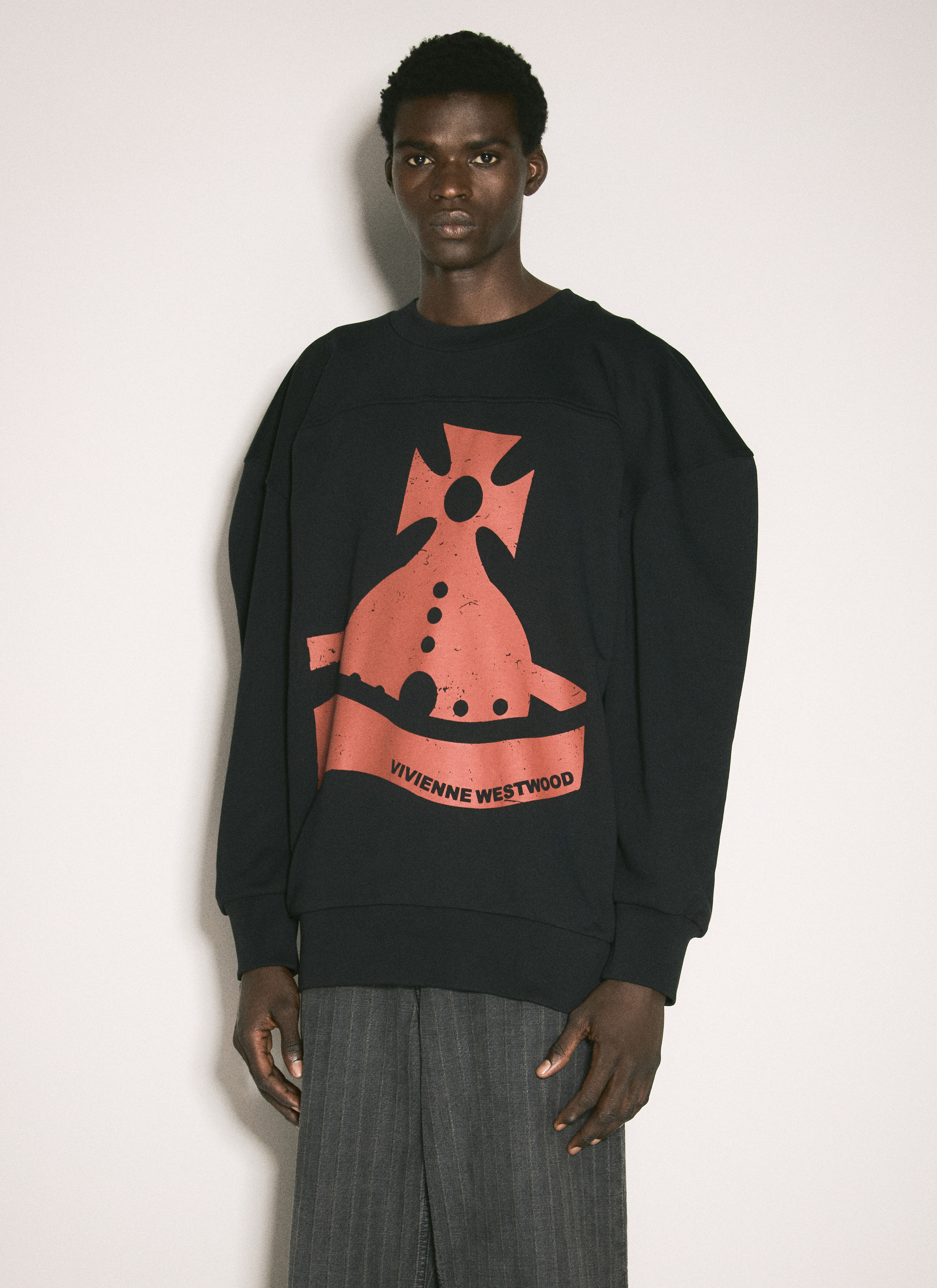 Vivienne Westwood Men s Sunken Orb Sander Sweatshirt in Black LN CC
