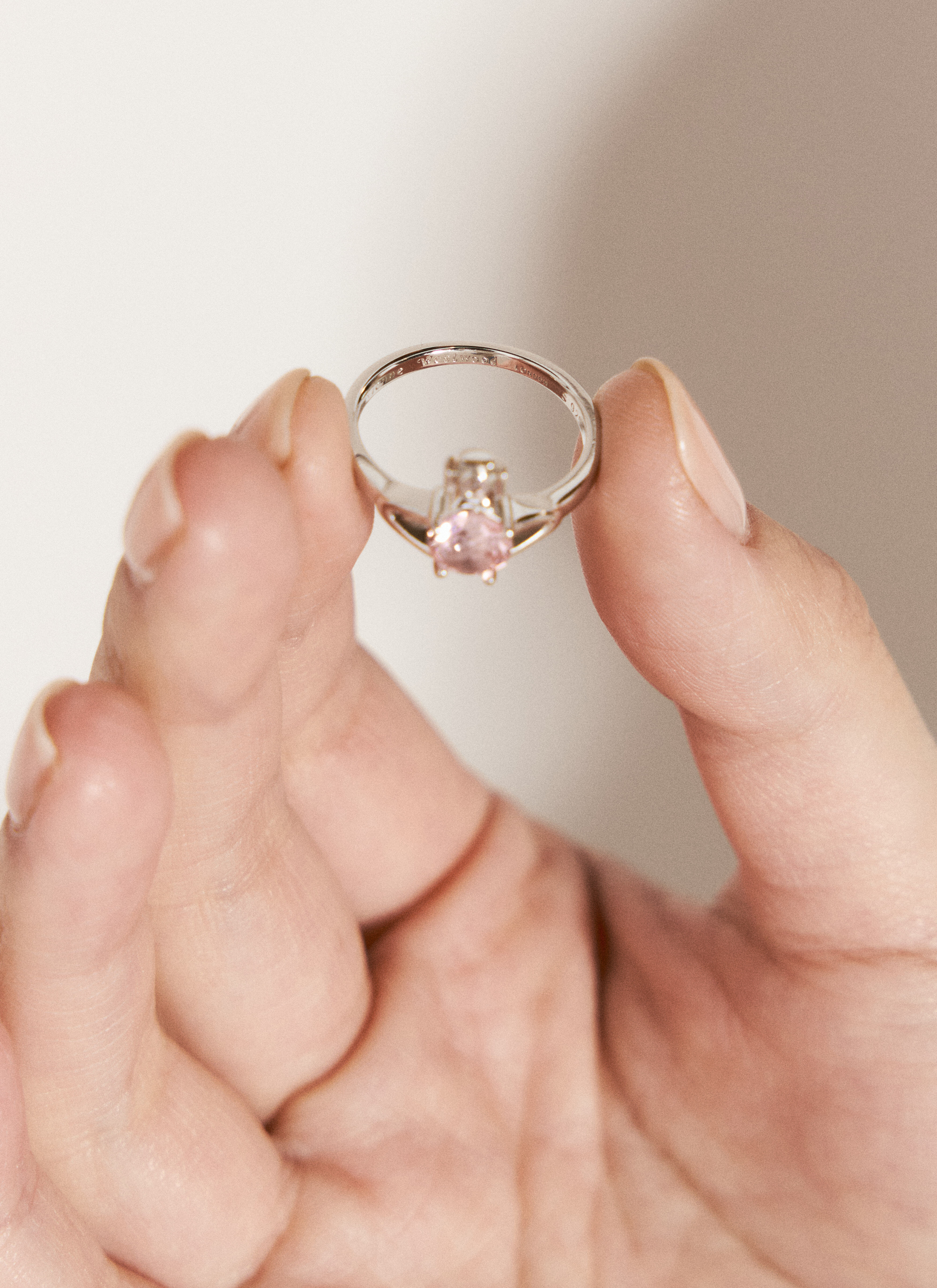 Reina vivienne westwood ring store