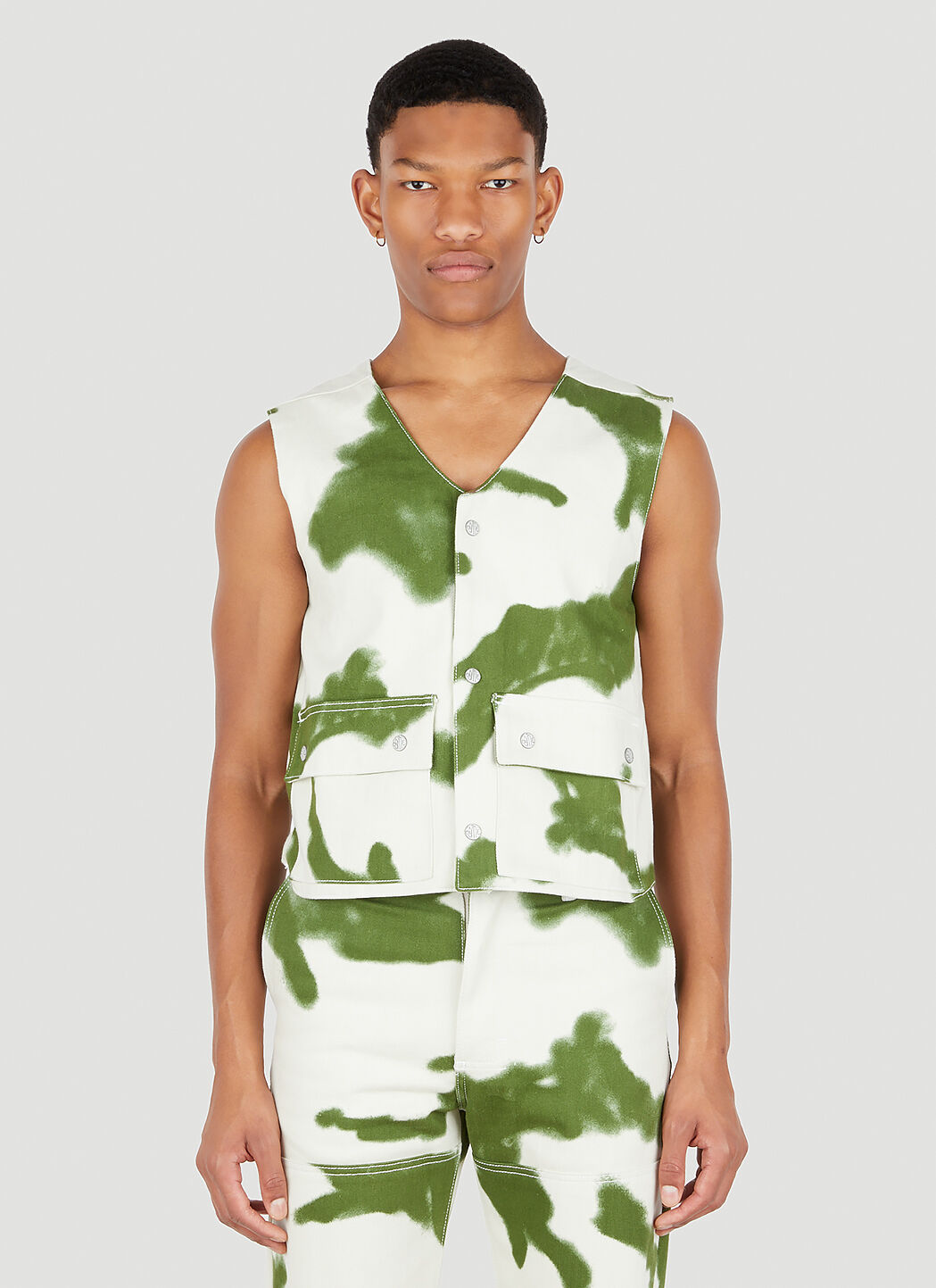 Camo sleeveless jacket shop