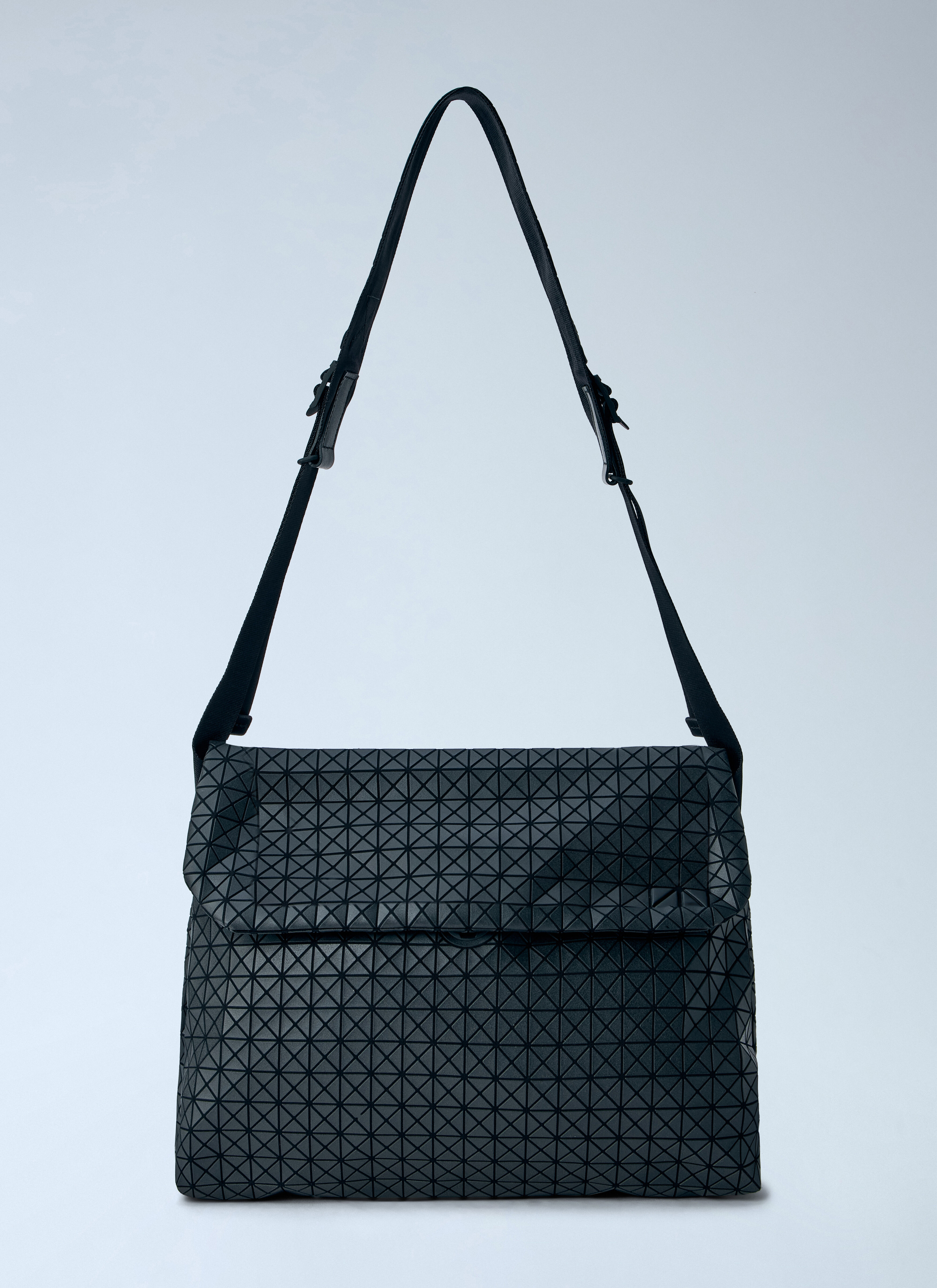 Bao Bao Issey Miyake レディース Froggy Shoulder Bag の Black | LN-CC®