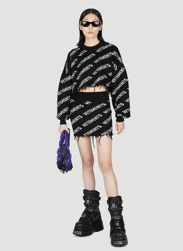 VETEMENTS 모노그램 크롭 스웨터 블랙 vet0251015