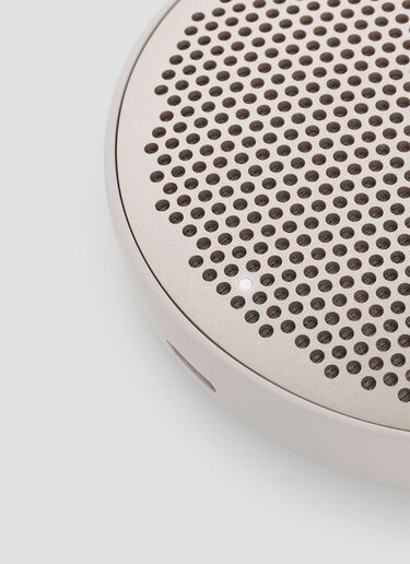 Bang & Olufsen Beoplay P2 Speaker Beige wps0640031
