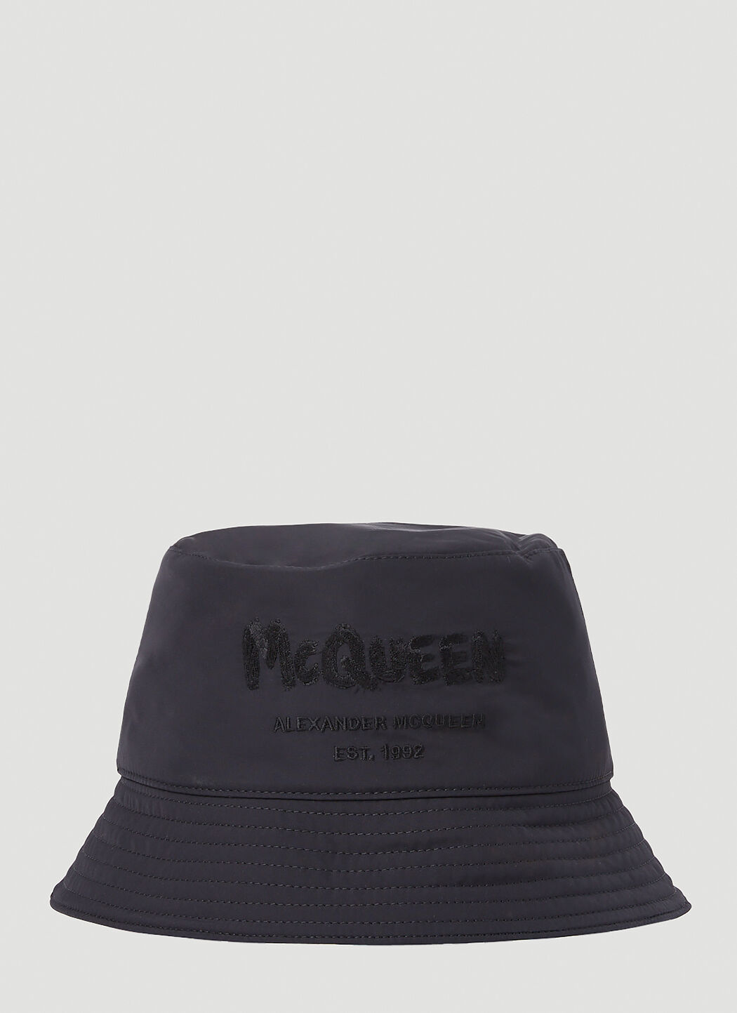 Alexander McQueen 로고 자수 버킷 햇 블랙 amq0152002
