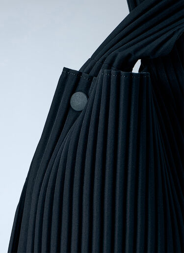 Homme Plissé Issey Miyake Umbrella Pleats Bag Black hmp0166024