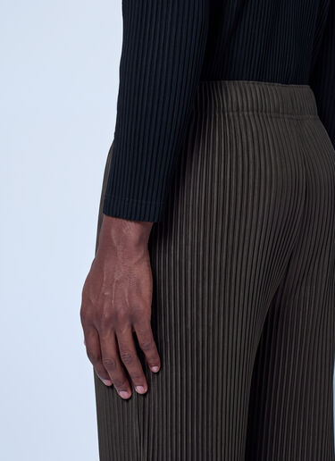 LN-CC® - Homme Plissé Issey Miyake: July Pleated Pants - Brown Homme Plissé Issey Miyake July Pleated Pants Brown hmp0166009