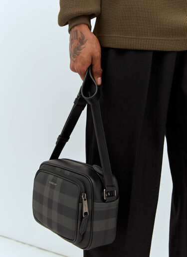 Burberry Paddy Crossbody Bag Black bur0157046