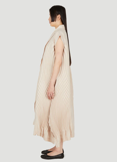 Issey Miyake 波纹无袖大衣 米 ism0249008