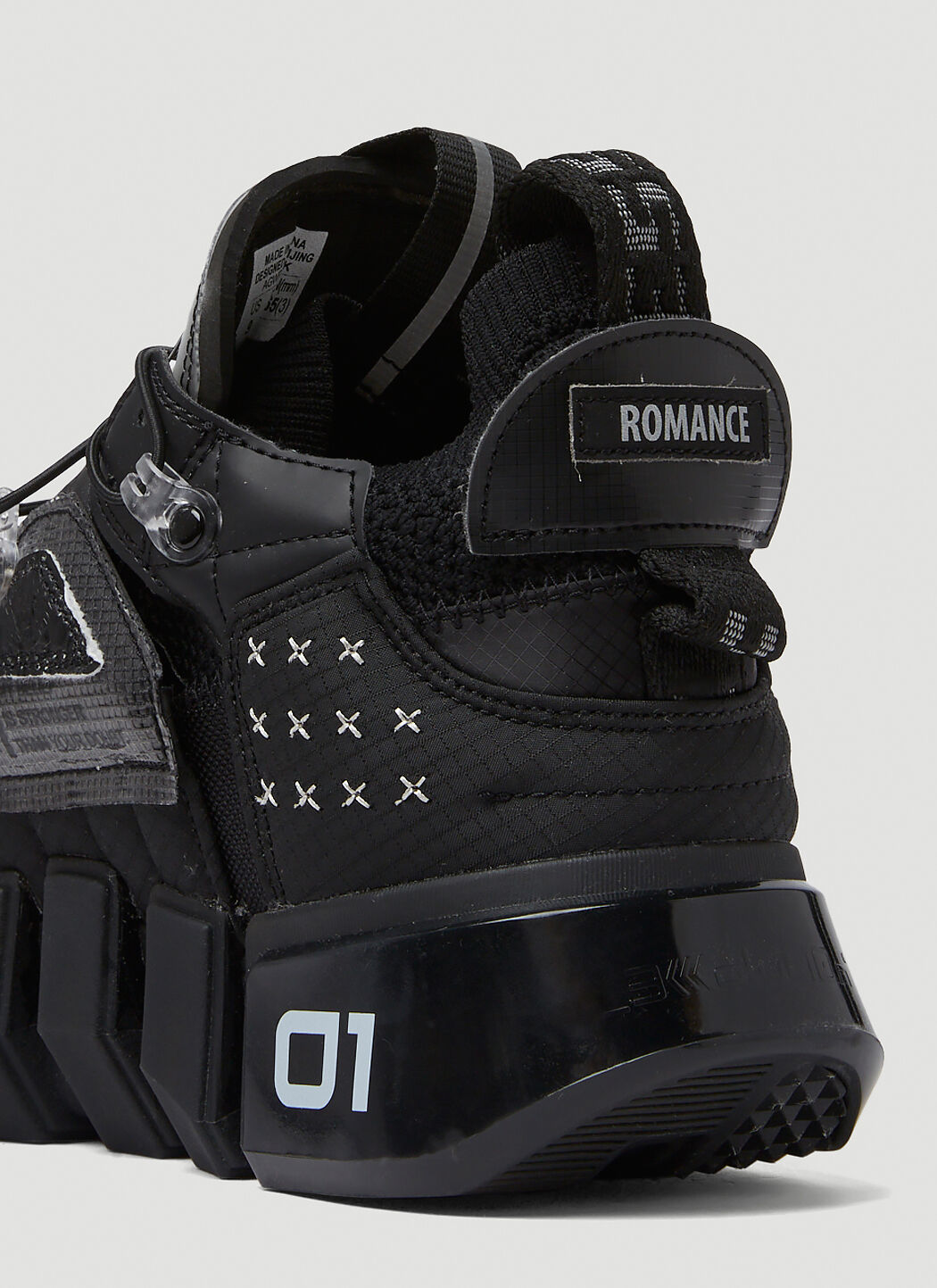 Li-Ning Men's' Essence 2 Futuristic Sneakers in Black | LN-CC®