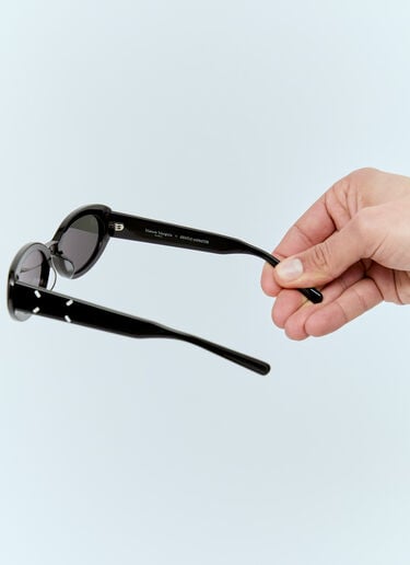 x Maison Margiela MM107 01 Sunglasses Gentle Monster x Maison Margiela MM107 01 Sunglasses Black gtm0356008