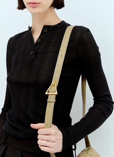 Bottega Veneta 패디드 카세트 스몰 숄더백 베이지 bov0251021
