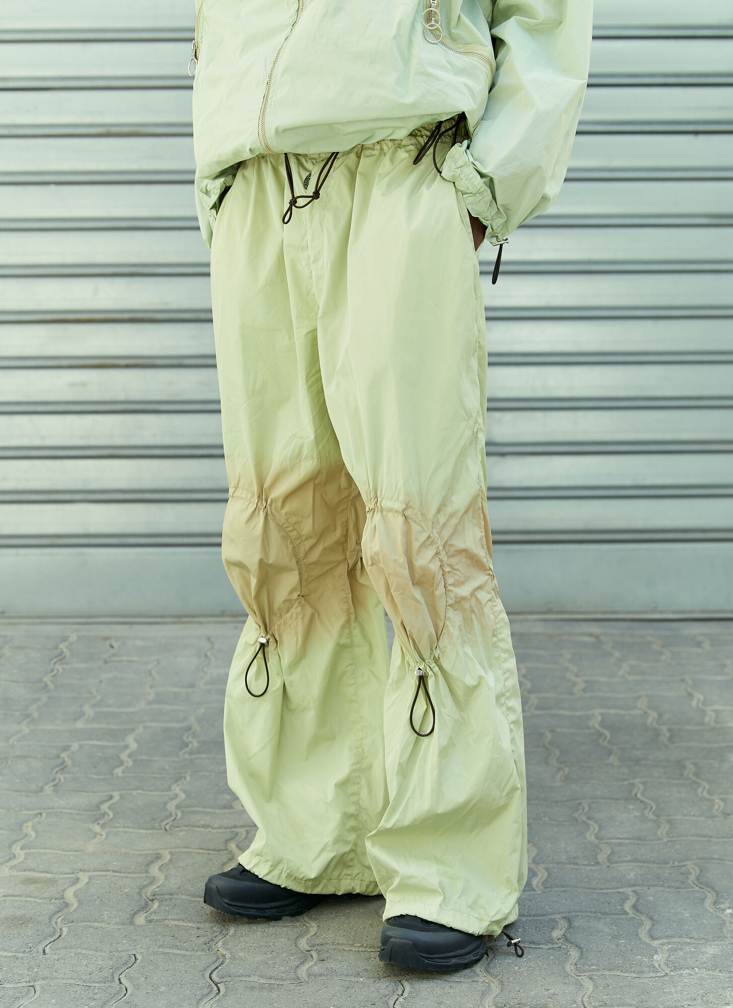 Charlie Constantinou Adjustable Fit Knee Trousers In Green