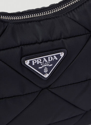 Prada Re-Edition 绗缝单肩包 黑 pra0245080