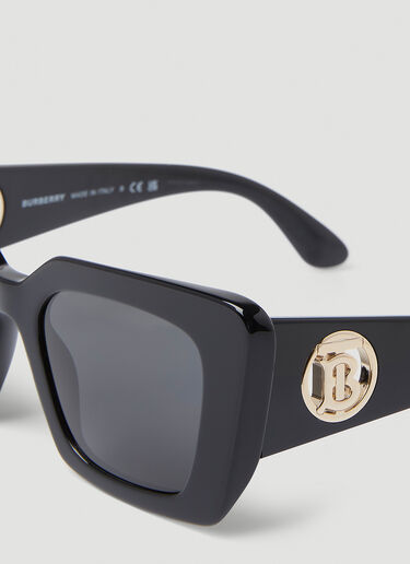 Burberry Daisy Sunglasses Black lxb0253006