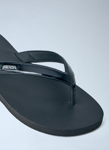 Prada Logo-Embossed Leather Flip-Flop Sandals Black pra0164021