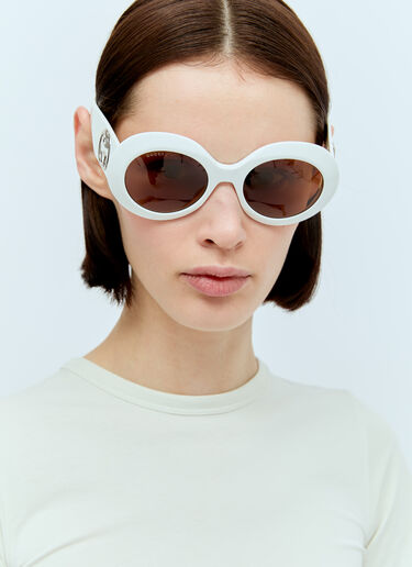 Gucci Round-Frame Sunglasses White gus0255001