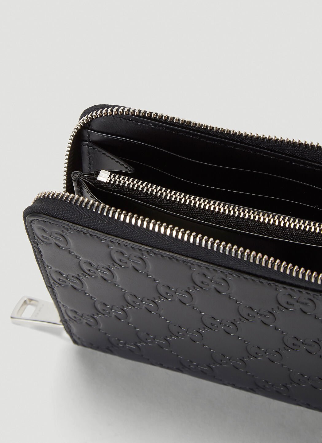 Gucci signature 2025 wrist wallet