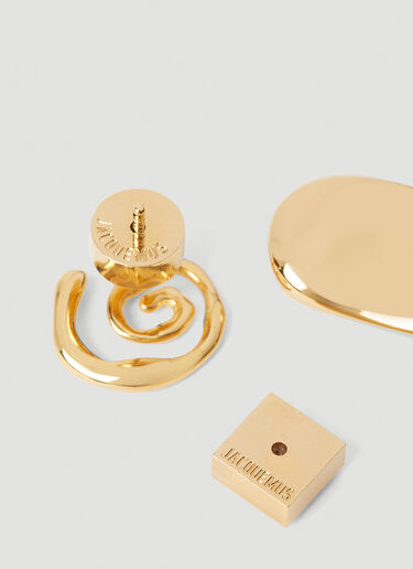 Jacquemus 레 크레올 J 비대칭 이어링 골드 jac0251109