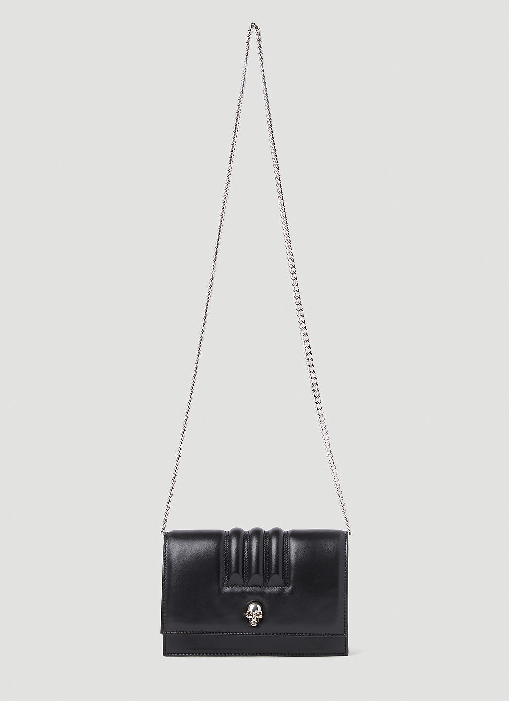 Skull shoulder clearance bag