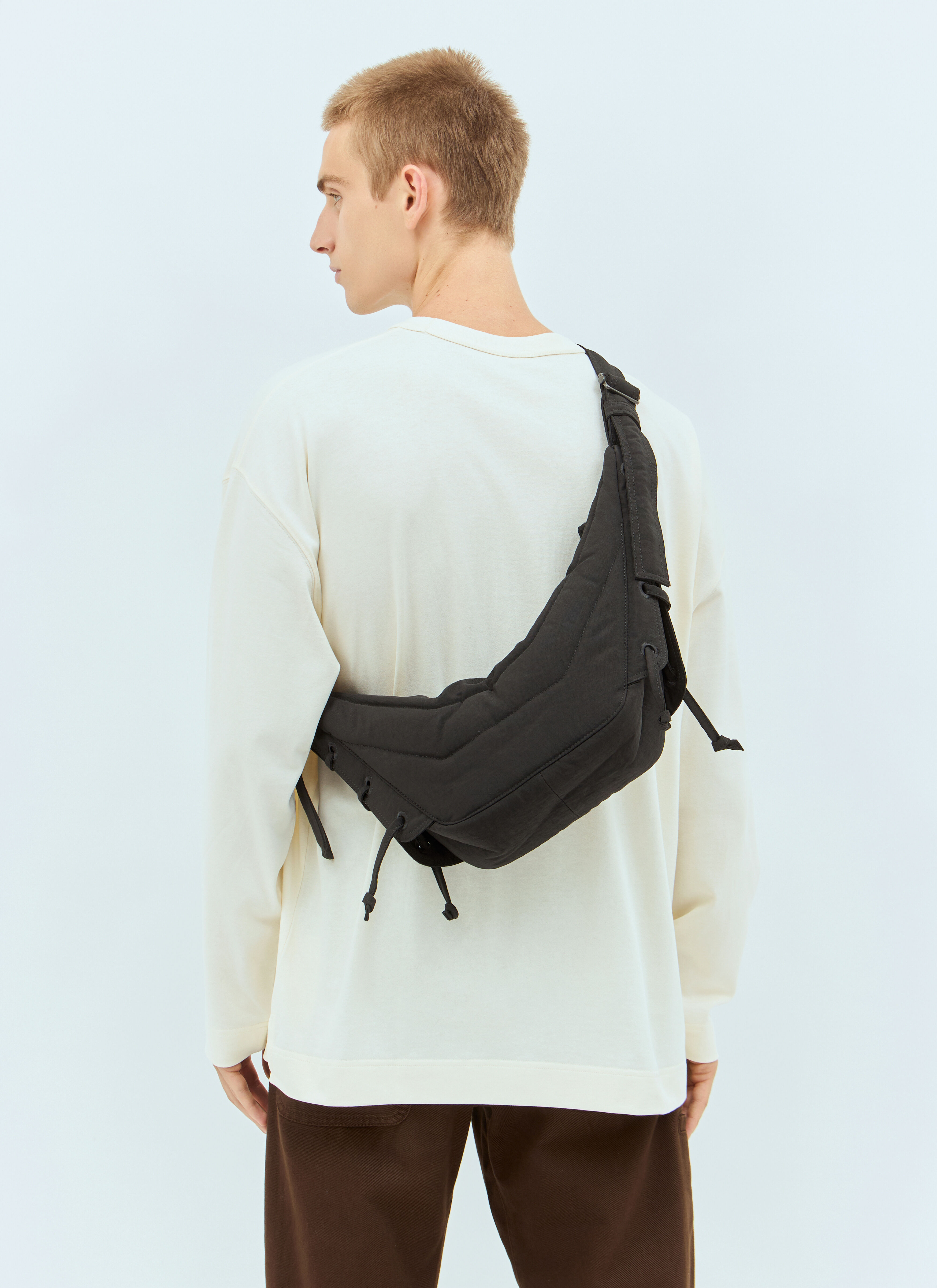 Lemaire Small Soft Game Shoulder Bag en Black pour homme | LN-CC®