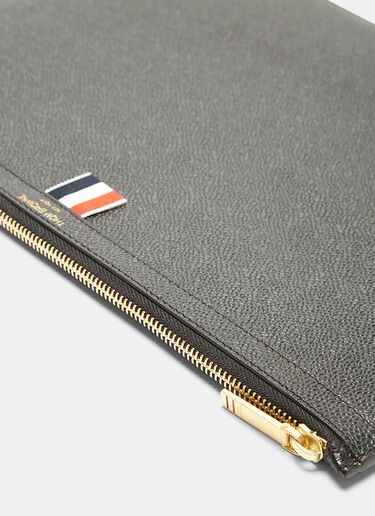 Thom Browne 로고 탭 파우치 블랙 thb0129008