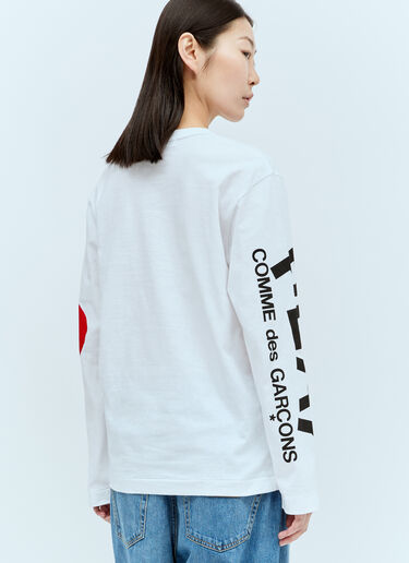 Comme Des Garçons PLAY 袖ロゴプリントTシャツ ホワイト cpl0356007
