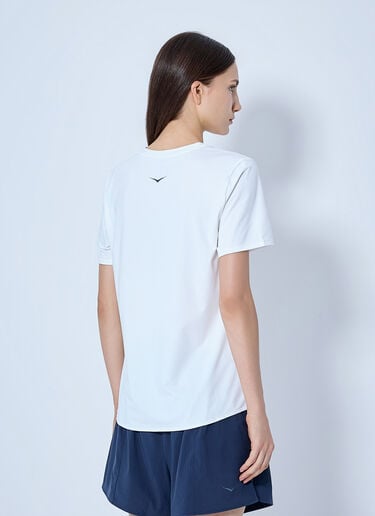 LN-CC® - HOKA: EveryRun Short Sleeve T-Shirt - White HOKA EveryRun Short Sleeve T-Shirt White hok0365030