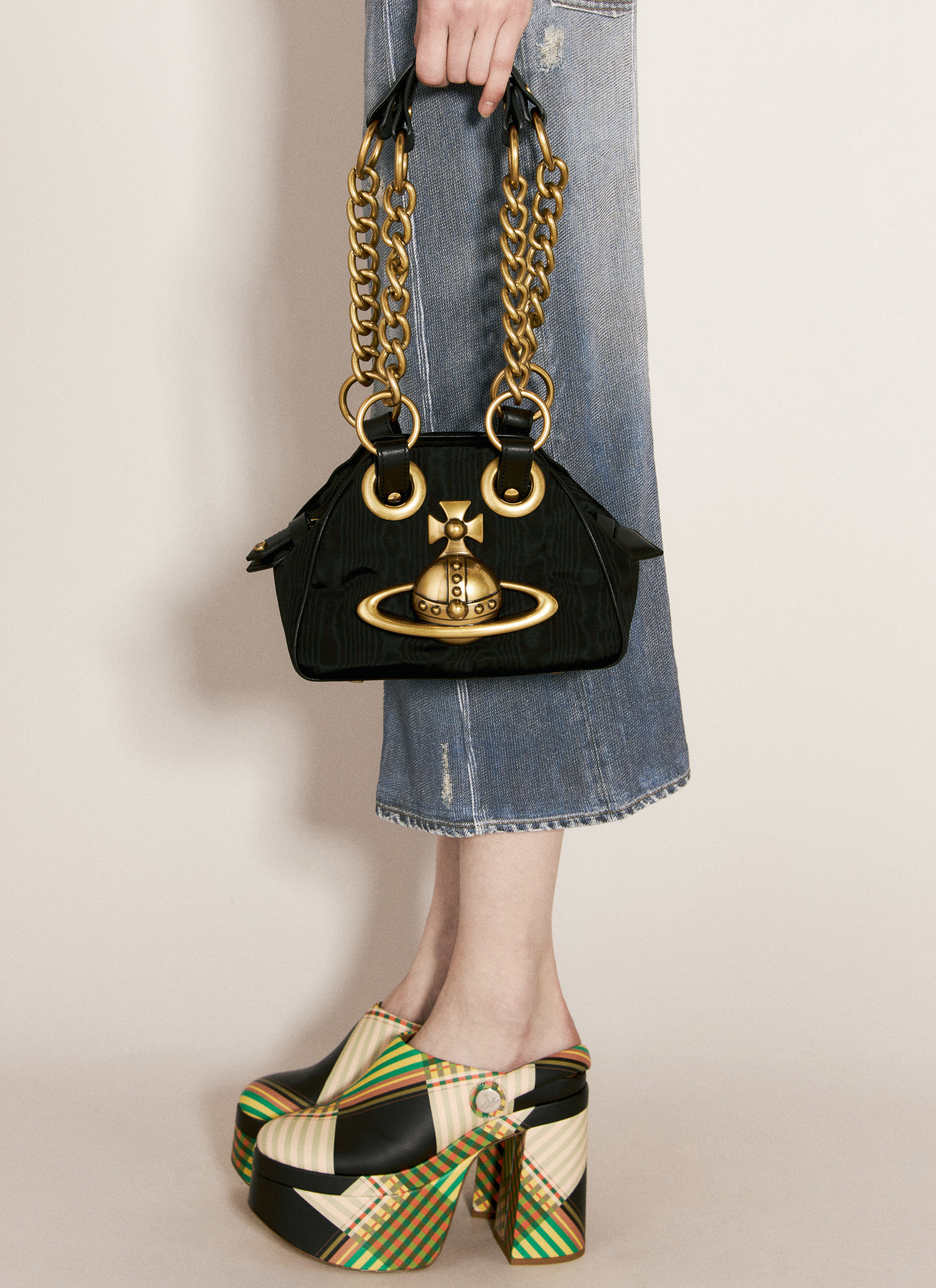 Vivienne westwood shoulder bag with chain online
