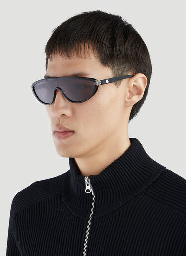 Vitesse Shield Sunglasses Moncler Vitesse Shield Sunglasses Black mon0351001