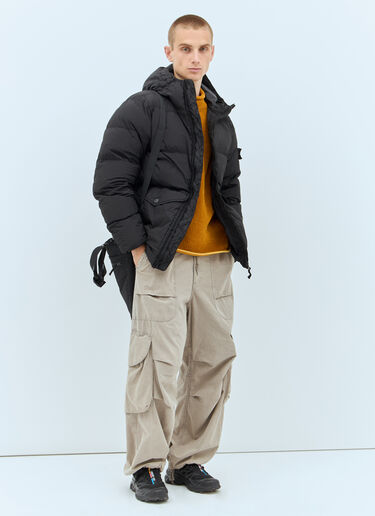 Stone Island 皱面连帽羽绒夹克 黑色 sto0158026