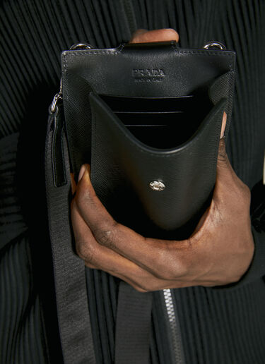 Prada Saffiano 皮革斜挎手机包 黑色 pra0153029