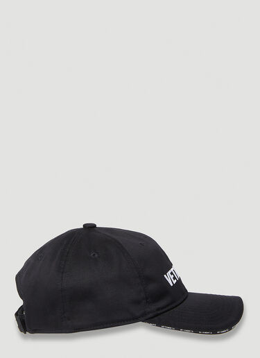 アイコニックロゴ ベースボールキャップ VETEMENTS アイコニックロゴ ベースボールキャップ ブラック vet0254019