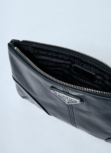 Prada 로고 플라크가 있는 가죽 파우치  블랙 pra0159042
