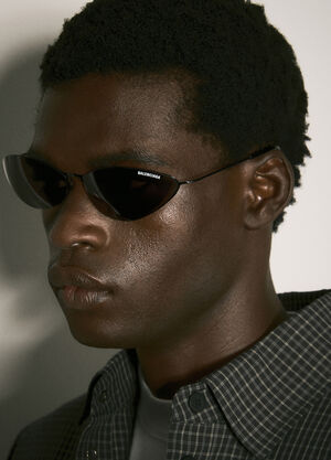 Burberry Malibu Round Sunglasses Black bur0155112